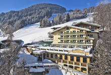 Ski directly to the Hotel in Zell am See.