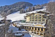 Ski directly to the Hotel in Zell am See.