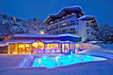 Ansicht des Hotel Berner im Winter.