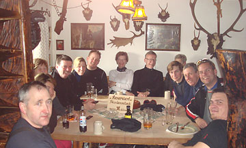 Get to gether at the regulars' table at the Breiteck Alm.