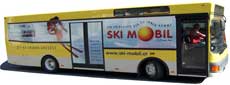 Der mobile Skiverleih von Ski Mobil kommt zum Hotel.
